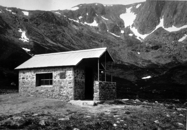 Etchacan Hut completed